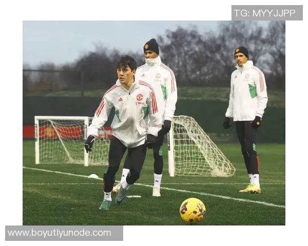 英媒报道谢周三与曼联讨论阿马斯未来合同细节及冬窗解约条款 英媒报道谢周三与曼联讨论阿马斯未来合同细节及冬窗解约条款