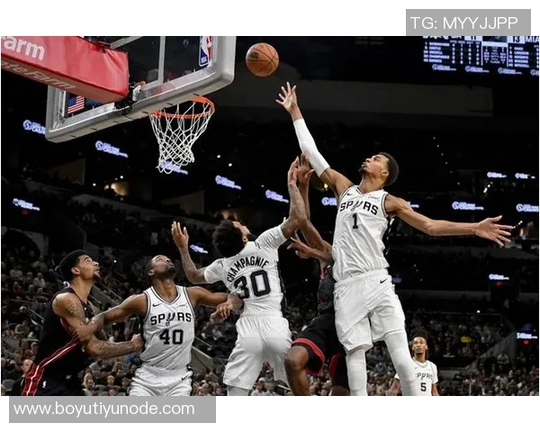 太阳主场表现不佳罚球效率低下马刺全队罚球命中率高居不下 太阳主场表现不佳罚球效率低下马刺全队罚球命中率高居不下