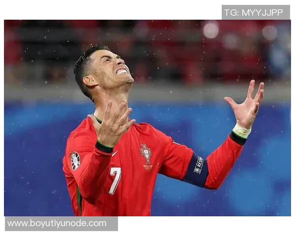 C罗精彩垫射破门却因越位被判无效令人惋惜的瞬间