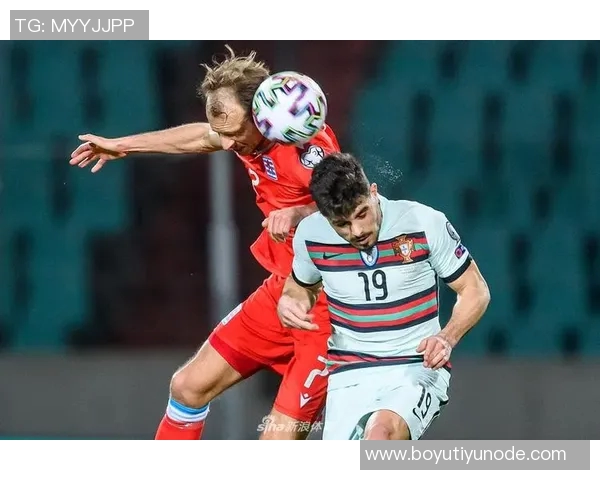 C罗精彩垫射破门却因越位被判无效令人惋惜的瞬间 C罗精彩垫射破门却因越位被判无效令人惋惜的瞬间