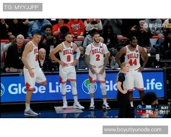 米切尔赞鲍尔赛场思维能力与詹姆斯相似认为这是球队所需的重要特质